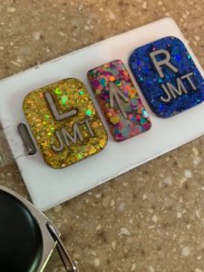 Short but glitter xray markers