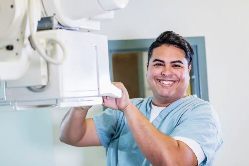 Becoming a Radiologic Technologist in the US: A Guide for Colombian Trained Professionals